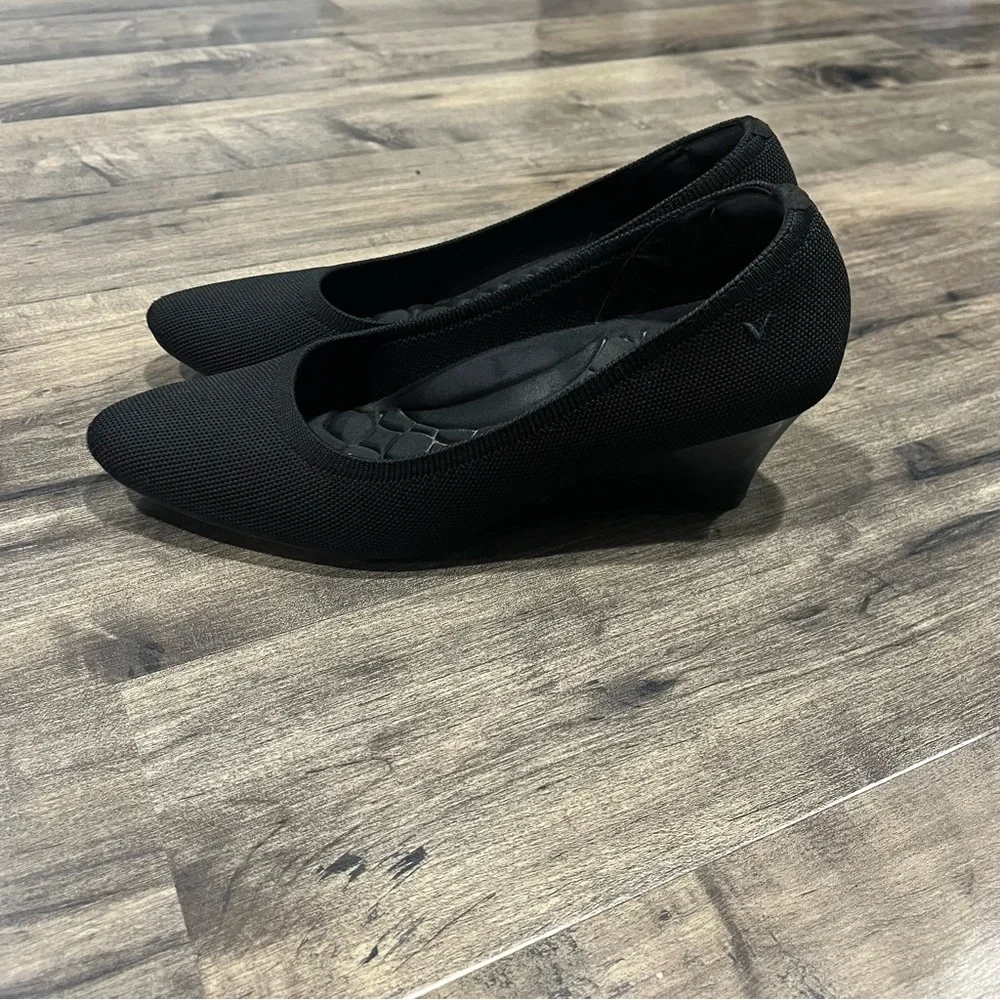 Vivaia Aria Wedge Pro Women's Pointed Toe Wedge Black Shoes EUR 41 US 10/10.5